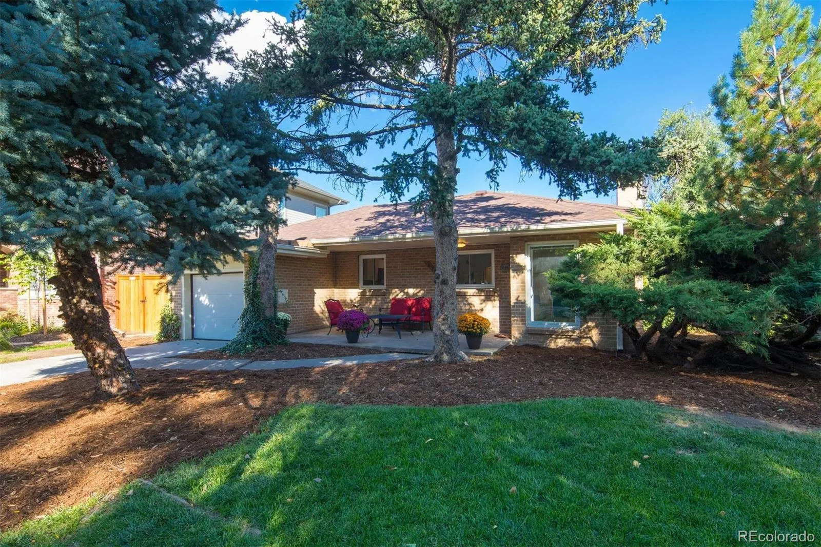 850 Krameria Street, photo 1 of 35