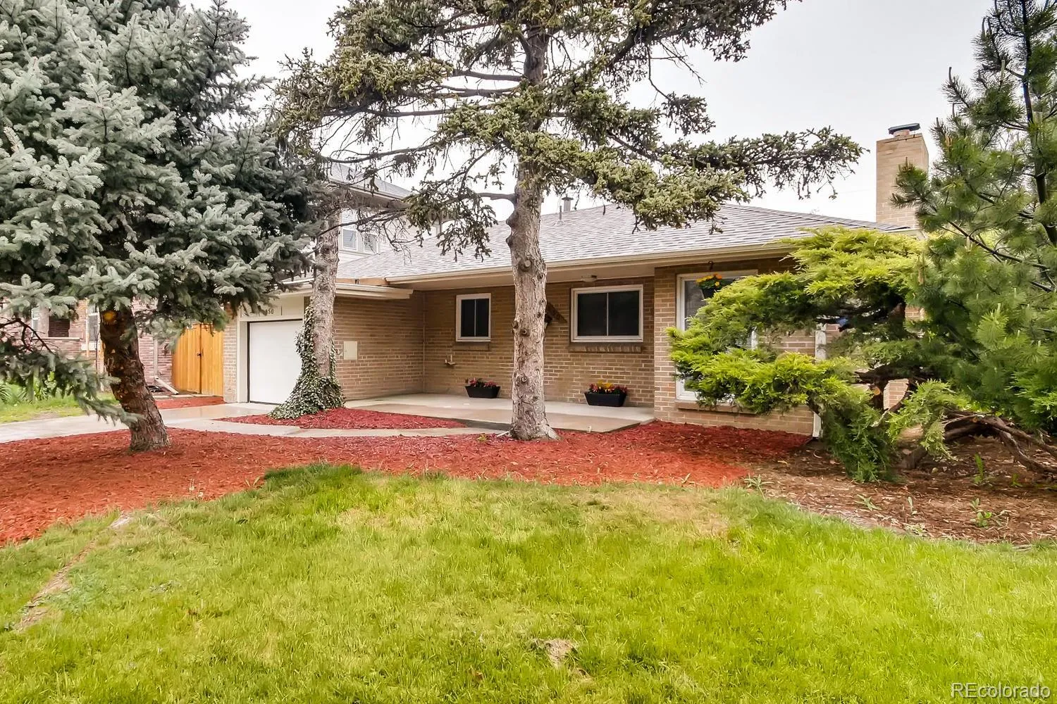 850 Krameria Street, photo 1 of 26
