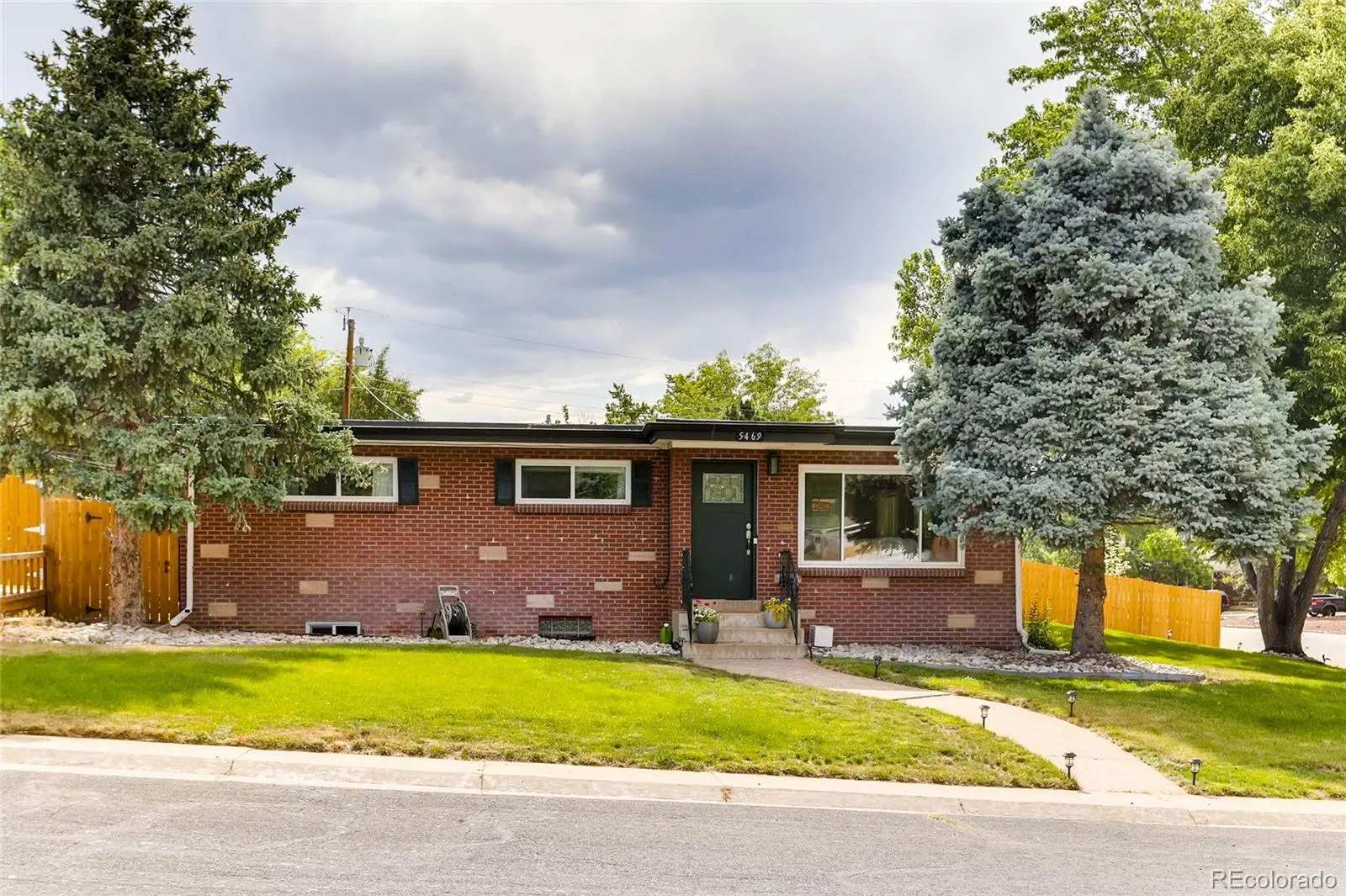 5469 S Greenwood Street, photo 1 of 27