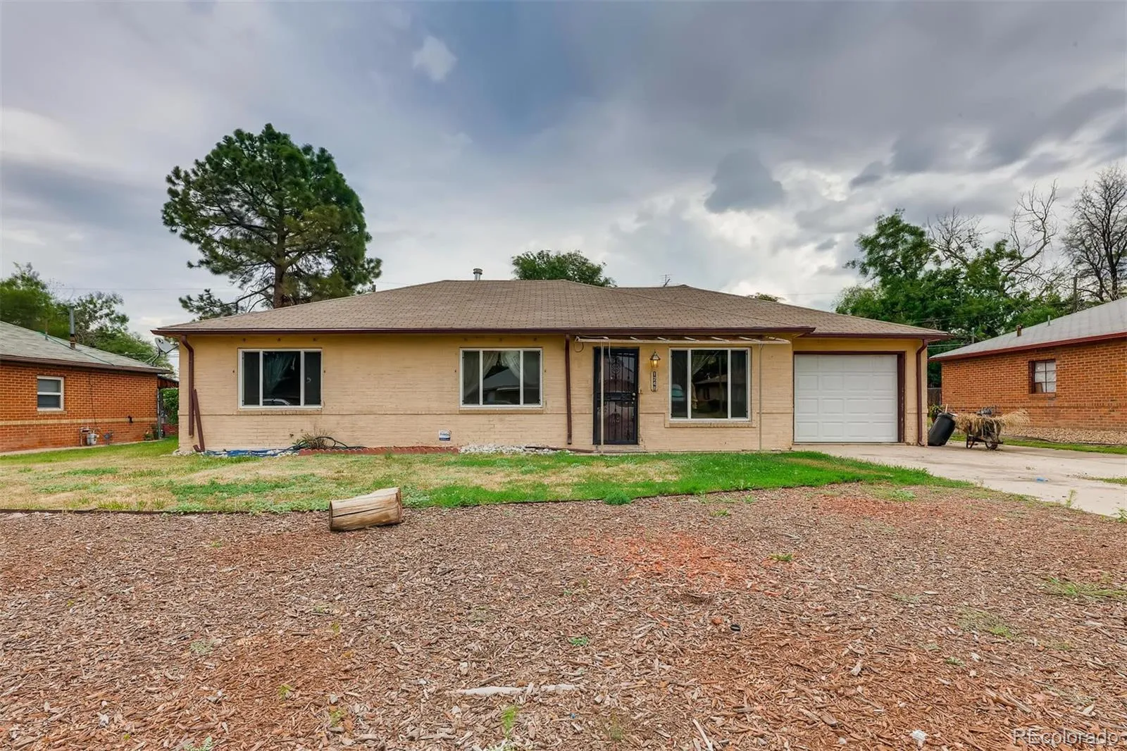 1248 Quentin Street, photo 1 of 28