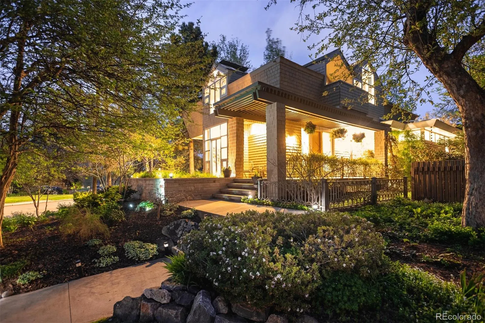 340 Bellaire Street, photo 1 of 32