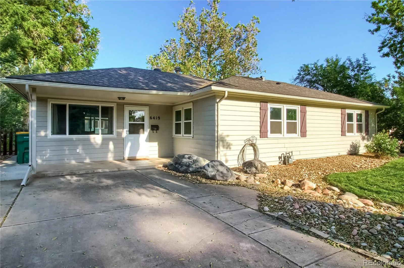 6419 S Windermere Street, photo 1 of 40