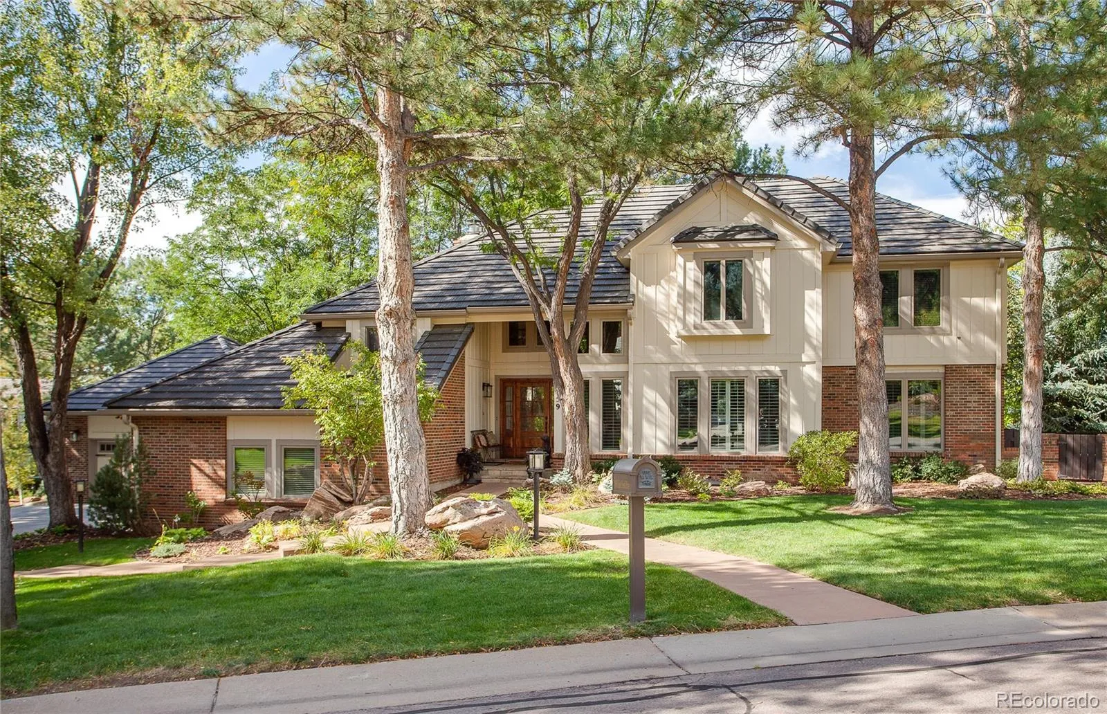 1859 Oak Creek Drive