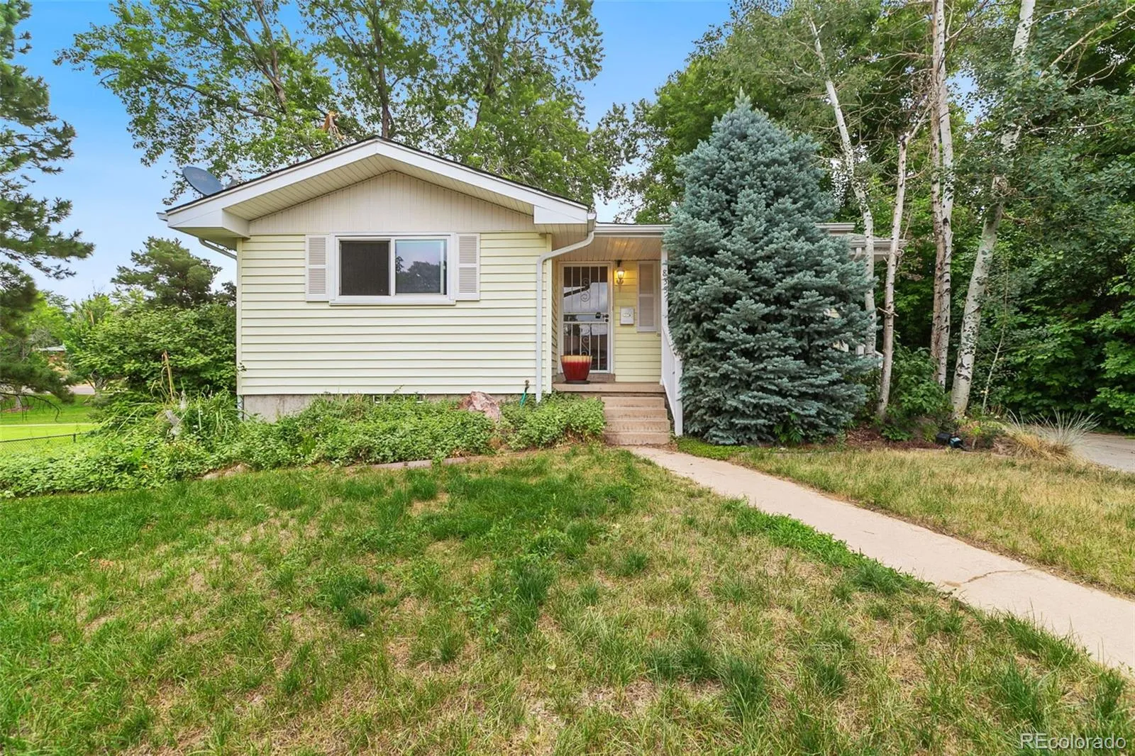 833 W Stanford Drive, photo 1 of 22