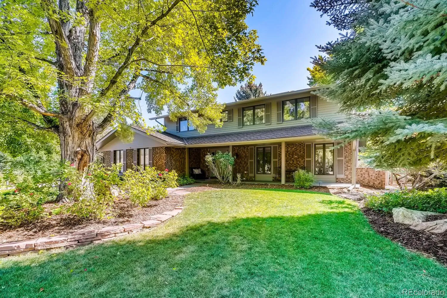 4 E Belleview Court
