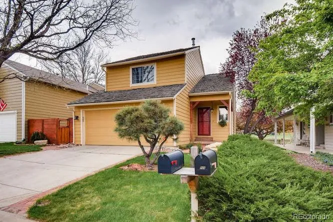 938 W Peakview Circle, photo 1 of 28